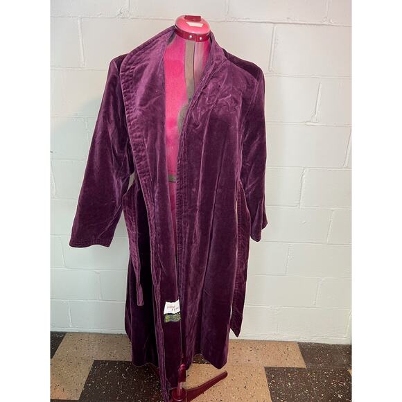 Velvet coat robe open front sash belt maroon wine  1970s - Picture 11 of 11